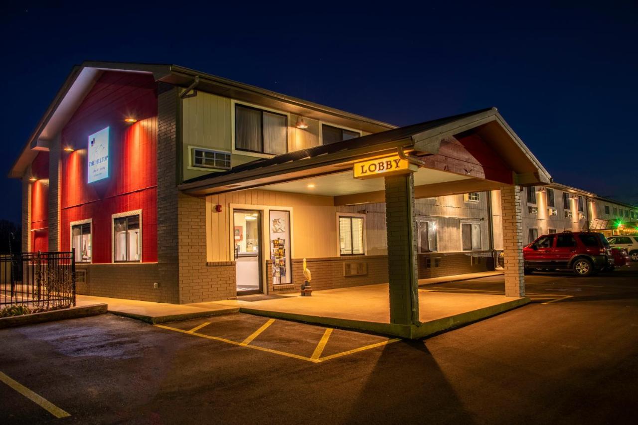 Hilltop Inn & Suites Grove Exteriör bild