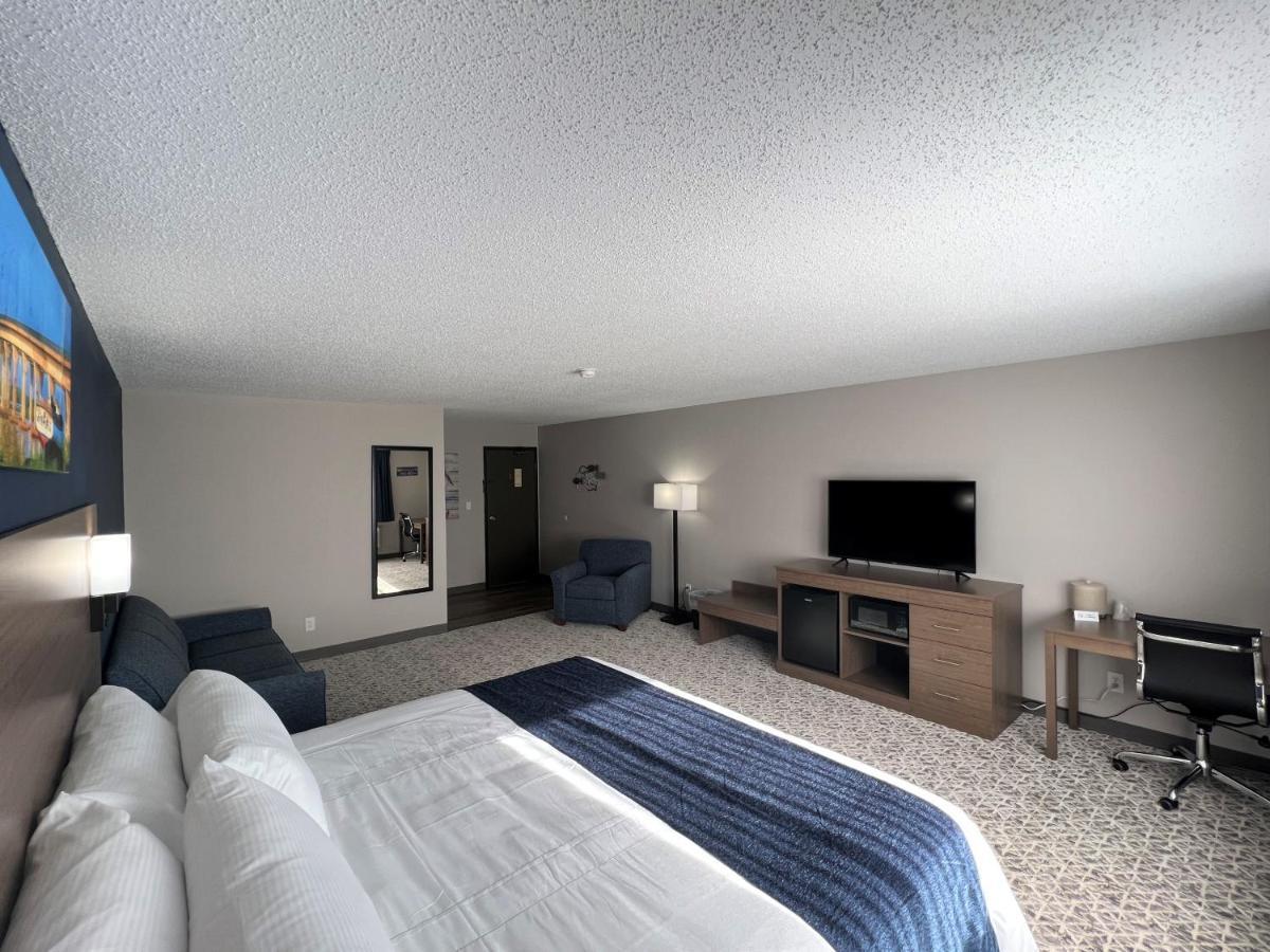 Hilltop Inn & Suites Grove Exteriör bild