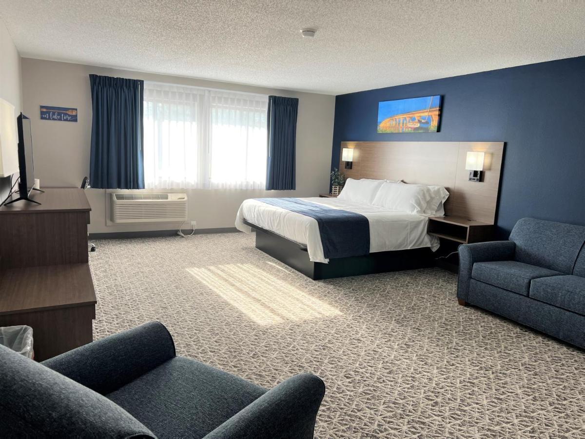 Hilltop Inn & Suites Grove Exteriör bild