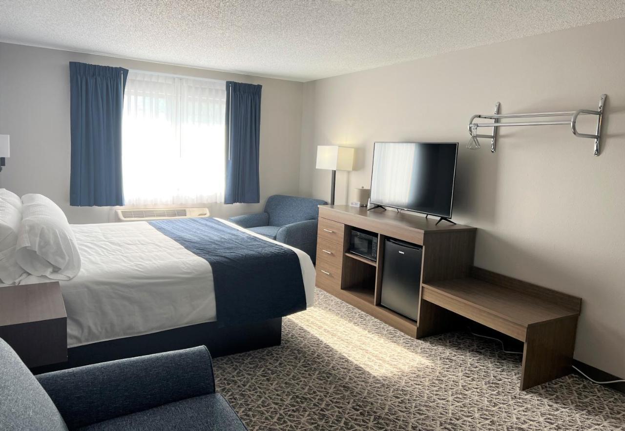 Hilltop Inn & Suites Grove Exteriör bild